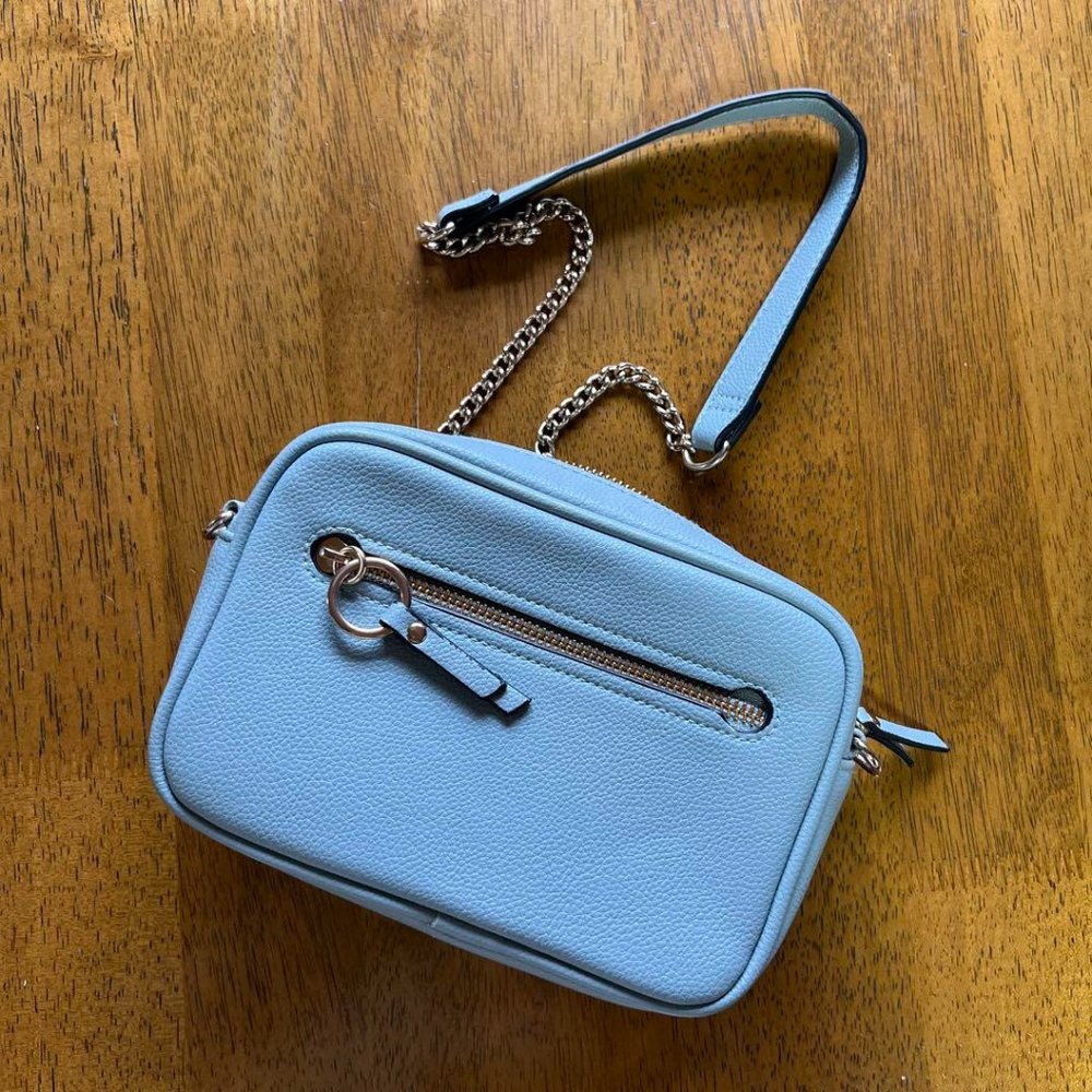 A pale blue shoulder bag - Picture 3 of 4